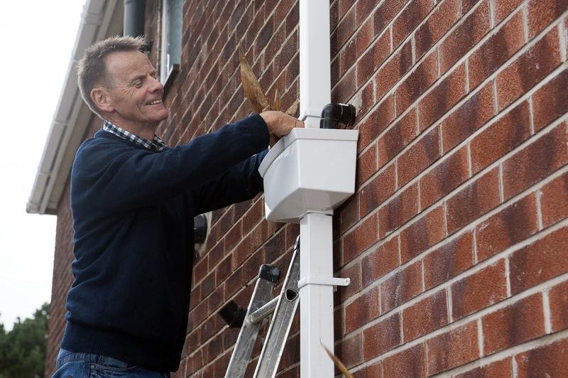 Seamless Gutter Installation in Manitowoc